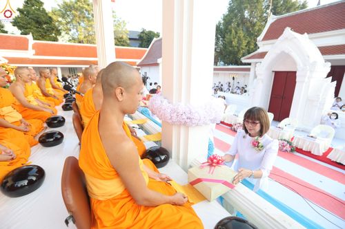 ภาพ No.297572:วันที่ 18 มกราคม พ.ศ. 2569 พิธีตักบาตรพระธรรมยาตรา ณ วัดโบสถ์บน ต.บางคูเวียง จ.นนทบุรี อนุสรณ์สถานลำดับที่ 4 สถานที่เกิดด้วยกายธรรม ในโครงการธรรมยาตรา กตัญญูบูชา มหาปูชนียาจารย์ พระมงคลเทพมุนี(สด จนฺทสโร) พระผู้ปราบมาร อนุสรณ์สถาน 7 แห่ง ปีที่ 14