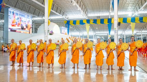 ภาพ No.339086:วันอาทิตย์ที่ 12 กรกฎาคม พ.ศ.2569 พิธีมุทิตาผู้สอบได้เปรียญธรรม ประโยค 1-2 ถึง ป.ธ.9 และ บ.ศ.1-2 ถึง บ.ศ.6 สำนักศาสนศึกษาวัดพระธรรมกาย ประจำปี 2569, พิธีมอบตราตั้งแต่งตั้งอาจารย์ใหญ่ สำนักศาสนศึกษาวัดพระธรรมกาย