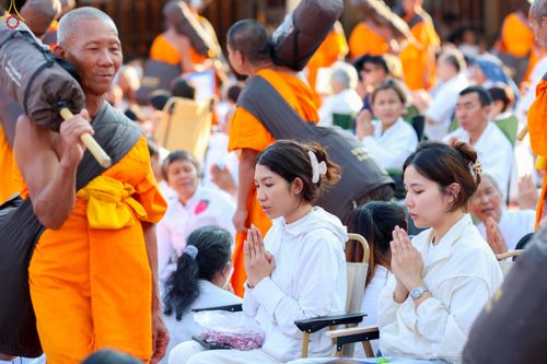 ภาพ No.295249:วันที่ 16 มกราคม พ.ศ. 2569 พิธีต้อนรับพระธรรมยาตรา อนุสรณ์สถานลำดับที่ 4 (ภาพชุดที่ 2) สถานที่เกิดด้วยกายธรรม ณ วัดโบสถ์บน ต.บางคูเวียง จ.นนทบุรี ในโครงการธรรมยาตรา กตัญญูบูชา มหาปูชนียาจารย์ พระมงคลเทพมุนี(สด จนฺทสโร) พระผู้ปราบมาร อนุสรณ์สถาน 7 แห่ง ปี
