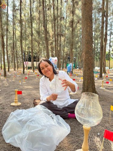 ภาพ No.300519:ภาพเบื้องหลังอาสาสมัครรวมใจ ชุดที่ 3 ในโครงการธรรมยาตรา กตัญญูบูชา มหาปูชนียาจารย์ พระมงคลเทพมุนี(สด จนฺทสโร) พระผู้ปราบมาร อนุสรณ์สถาน 7 แห่ง ปีที่ 14