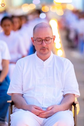 ภาพ No.307982:วันที่ 31 มกราคม พ.ศ. 2569 พิธีจุดประทีปธรรมถวายเป็นพุทธบูชา  และบูชาธรรมมหาปูชนียาจารย์ (ภาพชุดที่ 3) ณ วัดพระธรรมกาย ปทุมธานี ในโครงการธรรมยาตรา กตัญญูบูชา มหาปูชนียาจารย์ พระมงคลเทพมุนี(สด จนฺทสโร) พระผู้ปราบมาร อนุสรณ์สถาน 7 แห่ง ปีที่ 14