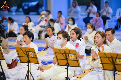 ภาพ No.292568:วันที่ 12 มกราคม พ.ศ. 2569 พิธีถวายภัตตาหารเป็นสังฆทาน แด่พระธรรมยาตรา ณ อนุสรณ์สถานมหาวิหารพระมงคลเทพมุนี (โลตัสแลนด์) อ.สองพี่น้อง จ.สุพรรณบุรี ในโครงการธรรมยาตรา กตัญญูบูชา มหาปูชนียาจารย์ พระมงคลเทพมุนี(สด จนฺทสโร) พระผู้ปราบมาร อนุสรณ์สถาน 7 แห่ง ปี