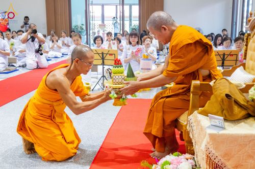 ภาพ No.336221:วันจันทร์ที่ 22 มิถุนายน พ.ศ.2569 พิธีอัญเชิญพระธรรมกาย และบรรจุพระบรมสารีริกธาตุ  ภายในเกศดอกบัวตูม องค์พระประธาน ณ อาคารสมปรารถนา วัดกลางธนรินทร์ ต.บ้านแป้ง อ.พรหมบุรี จ.สิงห์บุรี