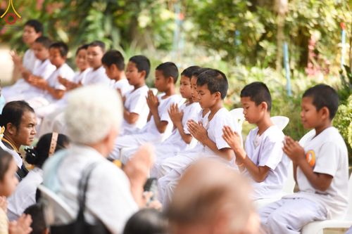 ภาพ No.135187:พิธีตัดปอยผม, พิธีขอขมารับผ้าไตร, พิธีบรรพชา, พิธีถวายบาตร ในโครงการบรรพชาสามเณร ฟื้นฟูพระพุทธศาสนาทั่วไทย  ณ ศูนย์ปฏิบัติธรรมบุญประสาน ต.พญาเย็น อ.ปากช่อง จ.นครราชสีมา วันที่ 5 เมษายน พ.ศ. 2567