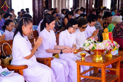 ภาพ No.178570:พิธีทอดกฐิน ณ วัดราษฎร์เจริญธรรม ต.ดำเนินสะดวก อ.ดำเนินสะดวก จ.ราชบุรี ในโครงการกฐินสามัคคีทั่วไทย 30,000 วัด บูชาธรรม 80 ปี หลวงพ่อธัมมชโย โดยคณะศิษยานุศิษย์วัดพระธรรมกาย วันที่ 27 ตุลาคม พ.ศ. 2567