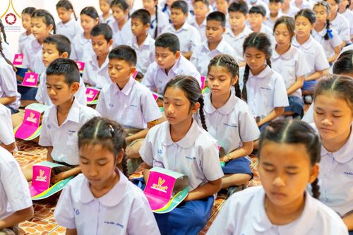 ภาพ No.203481:พิธีทอดผ้าป่าทำนุบำรุงศาสนสถาน ณ วัดตะเคียน ตำบลบางคูเวียง อำเภอบางกรวย จังหวัดนนทบุรี ในโครงการธรรมยาตรา กตัญญูบูชา มหาปูชนียาจารย์ พระมงคลเทพมุนี(สด จนฺทสโร) พระผู้ปราบมาร อนุสรณ์สถาน 7 แห่ง ปีที่ 13 วันที่ 29 มกราคม พ.ศ. 2568