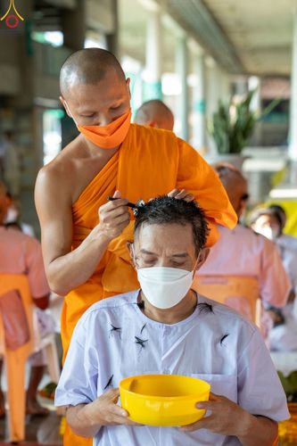 ภาพ No.87032:พิธีตัดปอยผมและปลงผมนาคธรรมทายาท ในโครงการอุปสมบทหมู่บูชาธรรม 106 ปี วันครูผู้ค้นพบวิชชาธรรมกาย ในวันอาทิตย์ที่ 3 กันยายน พ.ศ. 2566 ณ วัดพระธรรมกาย