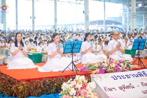 ภาพ No.205821:พิธีตักบาตร และ พิธีบูชาข้าวพระ ในวันอาทิตย์ต้นเดือน 2 กุมภาพันธ์ พ.ศ. 2568 ณ สภาธรรมกายสากล วัดพระธรรมกาย