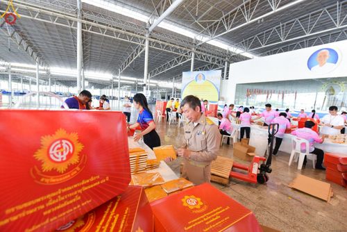 ภาพ No.211991:วันจันทร์ที่ 17 มีนาคม พ.ศ. 2568 บุญบรรจุกล่องไทยธรรม เพื่อถวายแด่พระสังฆาธิการ 40,000 กว่าวัดทั่วไทย ในวันคุ้มครองโลก 22 เมษายน พ.ศ. 2568 ณ บ้านแก้วเรือนทองคุณยายฯ วัดพระธรรมกาย