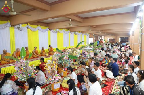 ภาพ No.175182:พิธีทอดกฐิน วัดเจริญสุขาราม จ.สมุทรสาคร ในโครงการกฐินสามัคคีทั่วไทย 30,000 วัด บูชาธรรม 80 ปี หลวงพ่อธัมมชโย โดยคณะศิษยานุศิษย์วัดพระธรรมกาย วันที่ 10 พฤศจิกายน พ.ศ. 2567