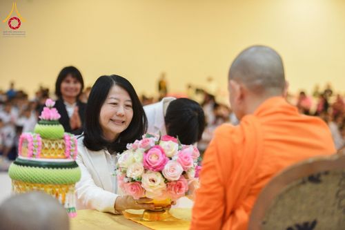 ภาพ No.184410:พิธีมอบโล่ และใบประกาศเกียรติคุณ  โครงการเจริญพระพุทธมนต์ ธัมมจักกัปปวัตตนสูตร  โรงเรียนที่มีผลการดำเนินกิจกรรมดีเด่น จังหวัดสระบุรี  หนึ่งในโครงการหมู่บ้านรักษาศีล 5  และวันรวมพลังเด็กดี V-Star  วันที่ 17 ธันวาคม พ.ศ.2567 ณ ห้างทวีกิจคอมเพล็กซ์ ชั้น 4 อ