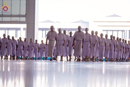 ภาพ No.277361:วันเสาร์ที่ 6 ธันวาคม พ.ศ. 2568 พิธีบรรพชาอุปสมบทและพิธีถวายบาตร โครงการอุปสมบทบูชาธรรมมหาปูชนียาจารย์ ประจำปี พ.ศ.2568 โครงการบวชพระนานาชาติ AEC และ WAB รุ่น CEO (นักบริหาร) รุ่นที่ 5 ณ โบสถ์พระไตรปิฏก วัดพระธรรมกาย