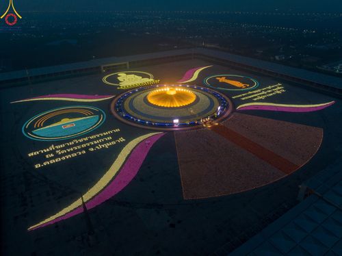 ภาพ No.122186:พิธีจุดประทีปถวายเป็นพุทธบูชา และบูชาธรรมมหาปูชนียาจารย์ พระมงคลเทพมุนี(สด จนฺทสโร) ในโครงการธรรมยาตรา กตัญญูบูชา มหาปูชนียาจารย์ พระมงคลเทพมุนี(สด จนฺทสโร) พระผู้ปราบมาร อนุสรณ์สถาน 7 แห่ง ปีที่ 12 วันที่ 31 มกราคม พ.ศ. 2567 ณ วัดพระธรรมกาย จ.ปทุมธานี (