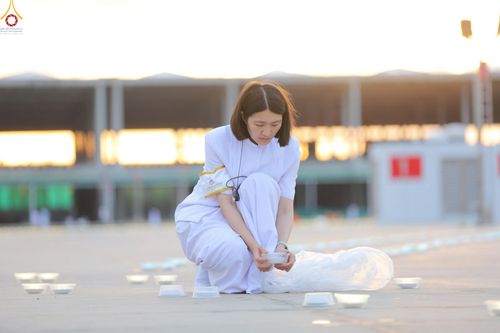 ภาพ No.240945:วันพุธที่ 27 สิงหาคม พ.ศ. 2568 พิธีจุดประทีป ในวันธรรมชัย ณ วัดพระธรรมกาย