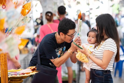 ภาพ No.94247:พิธีทอดกฐินสามัคคีทั่วไทย 5,000 วัด ณ วัดกล้าชอุ่ม จ.ปทุมธานี วันที่ 12 พฤศจิกายน พ.ศ. 2566