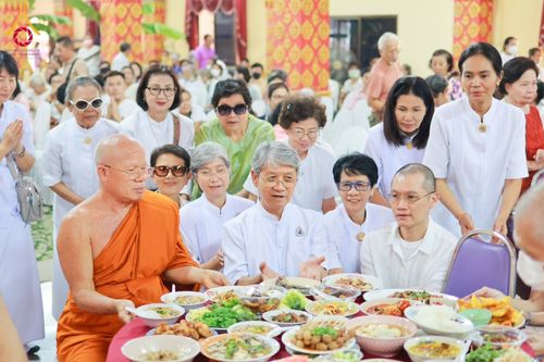 ภาพ No.178637:พิธีทอดกฐิน ณ วัดบางยี่ขัน แขวงบางยี่ขัน เขตบางพลัด กรุงเทพฯ ในโครงการกฐินสามัคคีทั่วไทย 30,000 วัด บูชาธรรม 80 ปี หลวงพ่อธัมมชโย โดยคณะศิษยานุศิษย์วัดพระธรรมกาย วันที่ 2 พฤศจิกายน พ.ศ. 2567