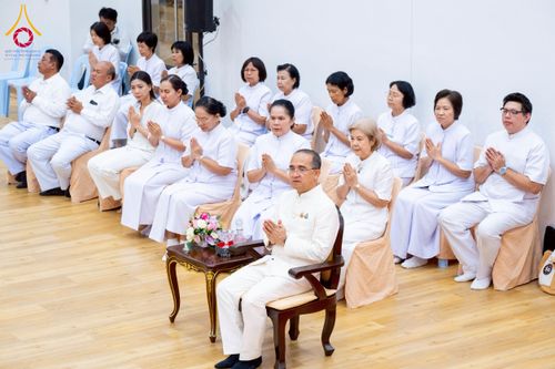 ภาพ No.221826:โครงการปฏิบัติธรรมอบรมศีลธรรม “บวชอุบาสิกาแก้ว” ถวายเป็นพระราชกุศลแด่พระบาทสมเด็จพระเจ้าอยู่หัว เนื่องในโอกาสมหามงคล “วันฉัตรมงคล”  ระหว่างวันที่ 2 – 4 พฤษภาคม 2568  ณ อาคาร 115 ปี คุณยายอาจารย์ฯ
