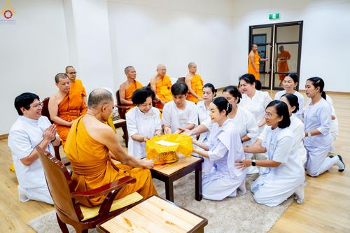 ภาพ No.242689:วันที่ 29-31 สิงหาคม พ.ศ. 2568 องค์กรภาคีเครือข่าย “บวร” (บ้าน-วัด-โรงเรียน-ราชการ) อ.คลองหลวง จัดบวชอุบาสิกาแก้ว ถวายพระราชกุศลแด่สมเด็จพระพันปีหลวง - กตัญญูบูชาแด่ผู้มีพระคุณ