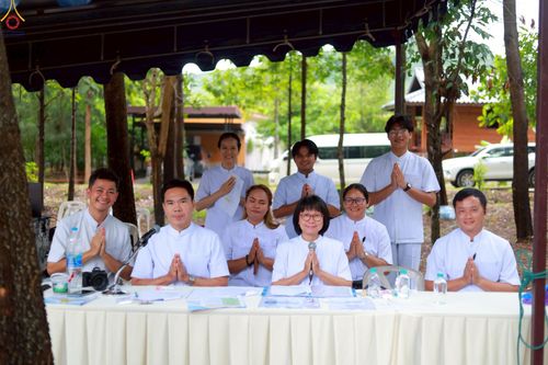 ภาพ No.238312:วันเสาร์ที่ 9 สิงหาคม พ.ศ. 2568 พิธีกลั่นแผ่นดิน โปรยทราย และจุดประทีปถวายเป็นพุทธบูชา จ.ระยอง สถาปนาองค์พระเจดีย์เพื่อสร้างสันติภาพโลก ณ ศูนย์ปฏิบัติธรรมระยอง(บ้านช่องลม) ต.บางบุตร อ.บ้านค่าย จ.ระยอง