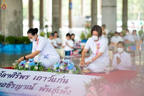 ภาพ No.85696:พิธีตักบาตรฉลองพระใหม่ ในโครงการบรรพชาอุปสมบทหมู่รุ่นเข้าพรรษา ณ วิหารคด 30 วัดพระธรรมกาย วันที่ 13 สิงหาคม พ.ศ. 2566