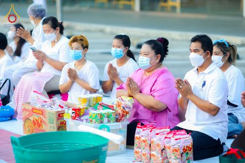 ภาพ No.76042:งานทำบุญตักบาตรเชอรี่มอลล์ อ.คลองหลวง จ.ปทุมธานี วันที่ 14 กุมภาพันธ์ พ.ศ. 2566