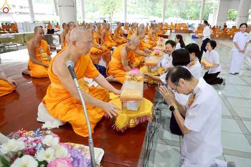 ภาพ No.231865:วันที่ 5 กรกฎาคม พ.ศ. 2568 พิธีถวายภัตตาหารเมนูสวรรค์ เพื่อการบรรลุธรรม ณ หอฉันคุณยายอาจารย์ฯ วัดพระธรรมกาย