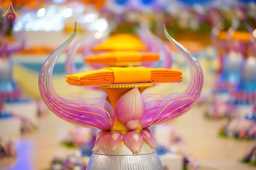 ภาพ No.215674:วันอาทิตย์ต้นเดือนที่ 6 เมษายน พ.ศ. 2568 พิธีทอดผ้าป่าสมทบ เพื่องานถวายมหาสังฆทาน 40,000 กว่าวัดทั่วประเทศ ณ สภาธรรมกายสากล วัดพระธรรมกาย