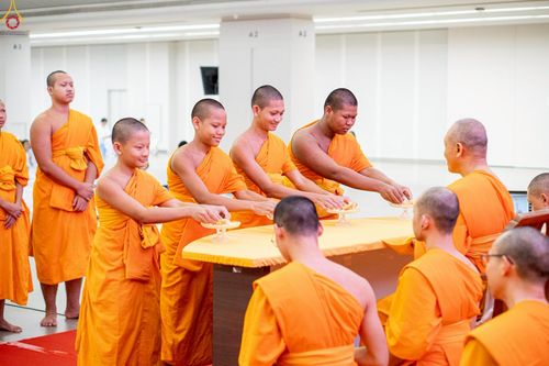 ภาพ No.246510:วันที่ 17 กันยายน พ.ศ. 2568 พิธีรับดวงแก้วนักเรียนบาลี "ดวงแก้วยกชั้นให้ลั่นจักรวาล" ณ ห้องเทวสภา วัดพระธรรมกาย