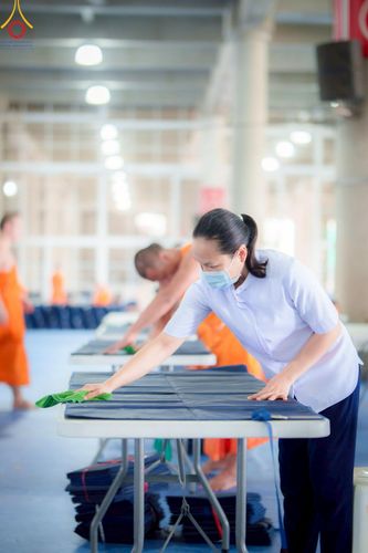 ภาพ No.218233:วันที่ 12-18 เมษายน พ.ศ. 2568 พระภิกษุและเจ้าหน้าที่อาสาสมัคร เตรียมพื้นที่ต้อนรับพักค้างพระสังฆาธิการ เนื่องในงานวันคุ้มครองโลก 22 เมษายน พ.ศ. 2568