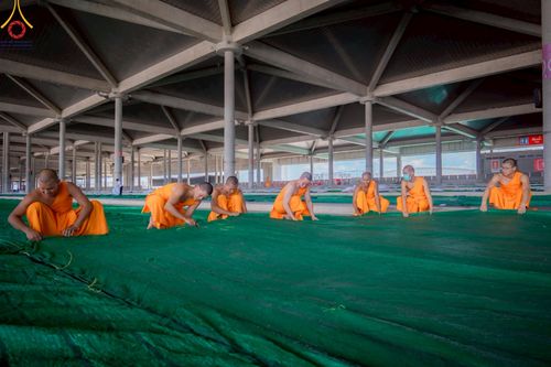 ภาพ No.219040:วันที่ 19-21 เมษายน พ.ศ. 2568 การเตรียมงานในลานธรรม , วิหารคด เพื่องานวันคุ้มครองโลก 22 เมษายน พ.ศ. 2568