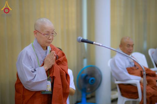 ภาพ No.197523:พิธีถวายสังฆทานคณะสงฆ์ 2 นิกายเชื่อมสัมพันธ์ไทย-เกาหลี วันอาทิตย์ที่ 5 มกราคม พ.ศ. 2568 ณ อาคารชมรมภาวนารักษ์ วัดพระธรรมกาย อำเภอคลองหลวง จังหวัดปทุมธานี