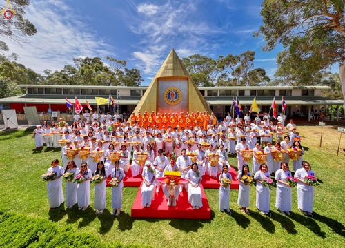 ภาพ No.260567:วันอาทิตย์ที่ 19 ตุลาคม พ.ศ. 2568 พิธีทอดกฐินสามัคคี ณ วัดพระธรรมกายซิดนีย์ ประเทศออสเตรเลีย  เพื่อสร้างอาคารปฏิบัติธรรม “คุณยายอาจารย์มหารัตนอุบาสิกาจันทร์ ขนนกยูง”