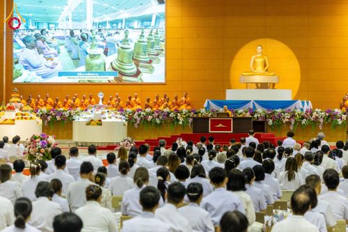 ภาพ No.209505:วันอาทิตย์ที่ 2 มีนาคม พ.ศ. 2568 พิธีบูชาข้าวพระ ณ สภาธรรมกายสากล วัดพระธรรมกาย