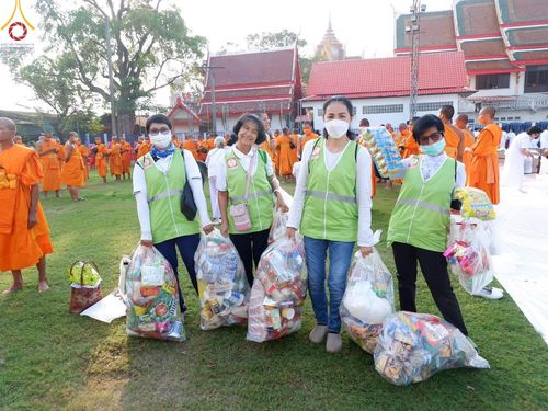 ภาพ No.116918:V.16 เป็นทีม การเตรียมงาน เก็บงาน การรับบุญของเจ้าหน้าที่หน่วยงานต่างๆ เพื่อโครงการธรรมยาตรา กตัญญูบูชามหาปูชนียาจารย์ พระมงคลเทพมุนี (สด จนฺทสโร) พระผู้ปราบมาร อนุสรณ์สถาน 7 แห่ง ปีที่ 12 ระหว่างวันที่ 2 - 31 มกราคม พ.ศ. 2567