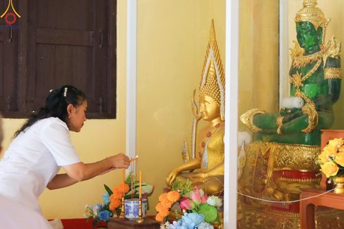 ภาพ No.168249:พิธีทอดกฐิน ณ วัดถนนโค้ง จ.ลพบุรี ในโครงการกฐินสามัคคีทั่วไทย 30,000 วัด บูชาธรรม 80 ปี หลวงพ่อธัมมชโย โดยคณะศิษยานุศิษย์วัดพระธรรมกาย วันที่ 20 ตุลาคม พ.ศ. 2567