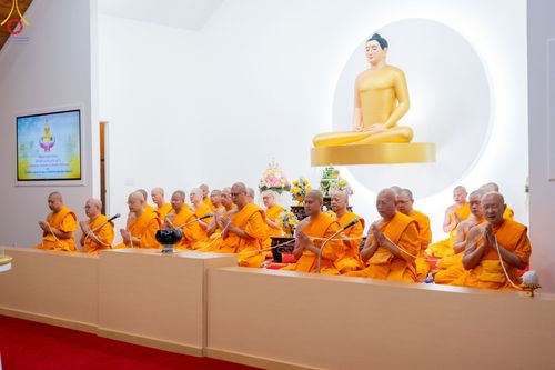 ภาพ No.91217:พิธีสมโภชพระประธาน "พระธรรมกาย" , พิธีเปิดไฟมงคลและเปิดไฟส่องสว่างรัศมีดวงธรรมพระประธาน "พระธรรมกาย" , พิธีทอดผ้าป่าภาคพื้น 19 วัดศูนย์สาขาภาคพื้นอเมริกา  และพิธีมุทิตาสักการะพระมหาเถระ พระเถระ ประจำปี 2566 วันอาทิตย์ที่ 15 ตุลาคม พ.ศ. 2566