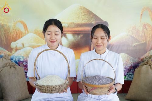 ภาพ No.198464:งานบุญล้านนา พิธีถวายสังฆทาน ตานข้าวใหม่,  พิธีทอดผ้าป่าบำรุงธุดงคสถานล้านนา,  พิธีถวายเครื่องเสียง เพื่อใช้ในงานพระพุทธศาสนา,  พิธีถวายรัตนบุปผา บูชาพระรัตนตรัย,  พิธีถวายภัตตาหารเป็นสังฆทาน วันอาทิตย์ที่ 19 มกราคม พุทธศักราช 2568  ณ ธุดงคสถานล้านนา