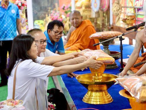 ภาพ No.258708:วันที่ 19 ตุลาคม พ.ศ. 2568 พิธีทอดกฐินสามัคคีทั่วไทย 30,000 วัด โดยคณะศิษยานุศิษย์ บูชาธรรม 81 ปี หลวงพ่อธัมมชโย ณ วัดปู่เจ้า อ. ศรีประจันต์ จ. สุพรรณบุรี