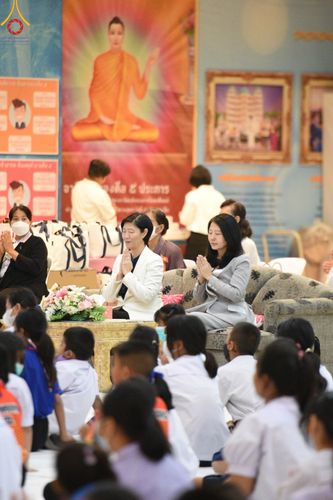 ภาพ No.102297:วันรวมพลังเด็กดี ผู้นำฟื้นฟูศีลธรรมโลก จังหวัดสระบุรี ณ ห้างทวีกิจคอมเพล็กซ์  อ.เมือง จ.สระบุรี วันพุธที่ 13 ธันวาคม พ.ศ. 2566