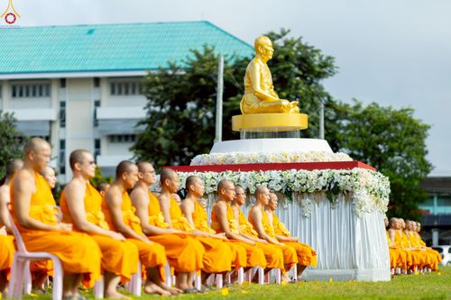 ภาพ No.239142:วันอาทิตย์ที่ 17 สิงหาคม พ.ศ. 2568 พิธีอัญเชิญรูปเหมือนพระมงคลเทพมุนี (สด จันทสโร) ณ ศาลากลางจังหวัดเลย ถึงลานพญานาค สวนสาธารณะกุดป่อง อ.เมือง จ.เลย