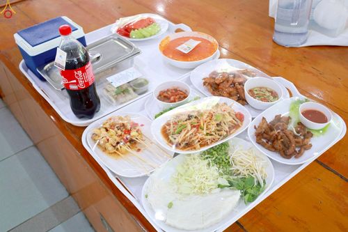 ภาพ No.228778:วันที่ 24 พฤษภาคม และ วันที่ 14 มิถุนายน พ.ศ.2568 พิธีถวายภัตตาหารเมนูสวรรค์ เพื่อการบรรลุธรรม ณ หอฉันคุณยายอาจารย์ฯ วัดพระธรรมกาย