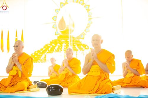 ภาพ No.207201:พิธีตักบาตร และปฏิบัติธรรมช่วงสาย ในวันมาฆบูชา วันพุธที่ 12 กุมภาพันธ์ พ.ศ. 2568 ณ วัดพระธรรมกาย จังหวัดปทุมธานี