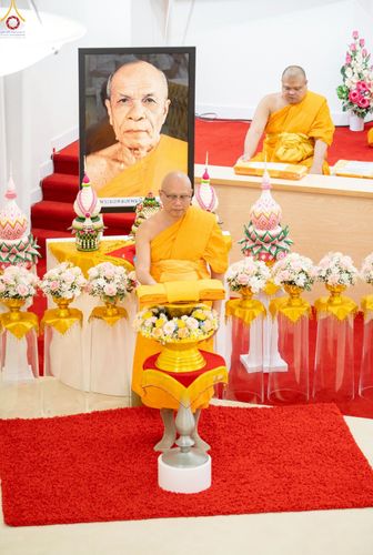 ภาพ No.252008:วันที่ 9 ตุลาคม พ.ศ. 2568 วัดพระธรรมกายซีลีคอนวัลเลย์ Dhammakaya Meditation Center Silicon Vally  เมืองมอแกนฮิลล์ รัฐเคลิฟอร์เนีย สหรัฐอเมริกา  ได้จัดงาน วันคล้ายวันเกิดด้วยรูปกายเนื้อ  พระมงคลเทพมุนี ครบ 141 ปี โดยมีกำหนดการช่วงเย็น พิธีมุทิตาสักการะพระ