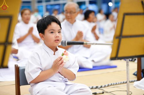 ภาพ No.127800:พิธีถวายภัตตาหารเป็นสังฆทาน แด่คณะพระธรรมยาตราฯ ในโครงการธรรมยาตราอัญเชิญพระบรมสารีริกธาตุ ประดิษฐาน ณ มหารัตนเจดีย์สิริปทุมสวรรค์ อ.บางกล่ำ จ.สงขลา วันที่ 9 มีนาคม พ.ศ. 2567