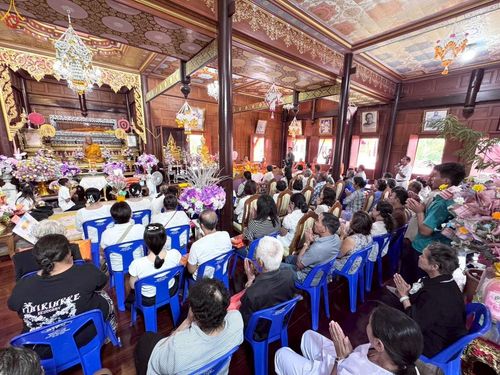 ภาพ No.266968:วันที่ 26 ตุลาคม พ.ศ. 2568 พิธีทอดกฐินสามัคคีทั่วไทย ณ วัดจันทร์เจริญสุข ต.บ้านปรก อ.เมืองสมุทรสงคราม จ.สมุทรสงคราม โดยคณะศิษยานุศิษย์ บูชาธรรม 81 ปี หลวงพ่อธัมมชโย