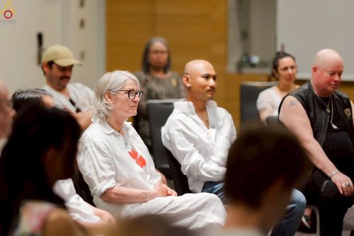 ภาพ No.229322:วันที่ 15 มิถุนายน พ.ศ. 2568 Meditation wisdom talks 2025 โดย พระอาจารย์ไมเคิล วีรธมฺโม และ พระอาจารย์นิค สนฺตจิตฺโต โดยมีผู้เข้าร่วมโครงการ เป็นชาวสวีเดนและชาวยุโรป จำนวน 30 ท่าน  ณ โรงแรม Radissonblu waterfront กรุงสตอกโฮล์ม ประเทศสวีเดน