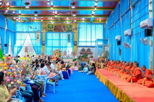 ภาพ No.166859:พิธีทอดกฐิน ณ วัดบัวผัน แขวงท่าข้าม เขตบางขุนเทียน กรุงเทพมหานคร ในโครงการกฐินสามัคคีทั่วไทย 30,000 วัด บูชาธรรม 80 ปี หลวงพ่อธัมมชโย โดยคณะศิษยานุศิษย์วัดพระธรรมกาย วันที่ 20 ตุลาคม พ.ศ. 2567