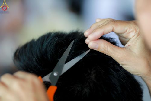 ภาพ No.140226:พิธีตัดปอยผมและปลงผม โครงการอุปสมบทหมู่ธรรมทายาท ระดับอุดมศึกษา รุ่นที่ 51 ภาคฤดูฝน วันเสาร์ที่ 8 มิถุนายน พ.ศ.2567 ณ มหารัตนวิหารคด 9 วัดพระธรรมกาย