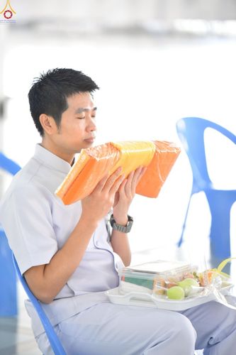 ภาพ No.230387:วันที่ 28 มิถุนายน พ.ศ. 2568 พิธีถวายภัตตาหารเมนูสวรรค์ เพื่อการบรรลุธรรม ณ หอฉันคุณยายอาจารย์ฯ วัดพระธรรมกาย