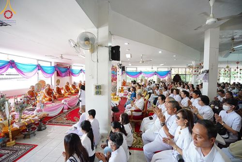 ภาพ No.172329:พิธีทอดกฐิน ณ วัดอมราวราราม แขวงคลองถนน เขตสายไหม กรุงเทพฯ ในโครงการกฐินสามัคคีทั่วไทย 30,000 วัด บูชาธรรม 80 ปี หลวงพ่อธัมมชโย โดยคณะศิษยานุศิษย์วัดพระธรรมกาย วันที่ 27 ตุลาคม พ.ศ. 2567